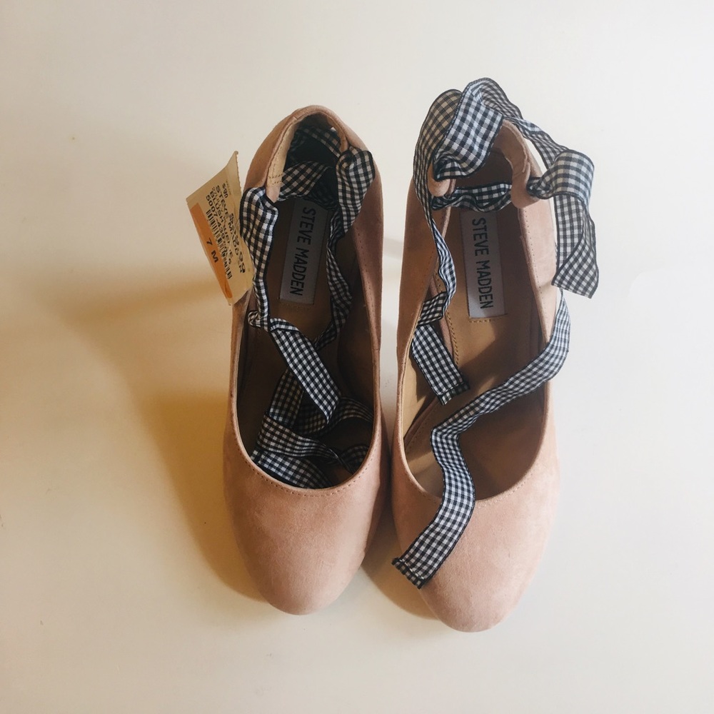 Steve Madden Lilly Blush Suede Leather Heel Sz 7M.
